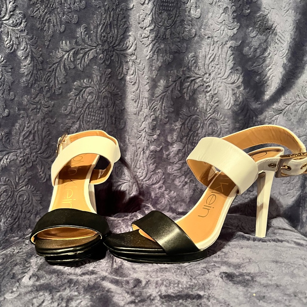 Calvin Klein Valoma Heels